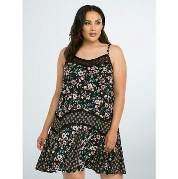 torrid Dresses & Skirts - Torrid Mixed Floral Challis & Lace Dress Size 2